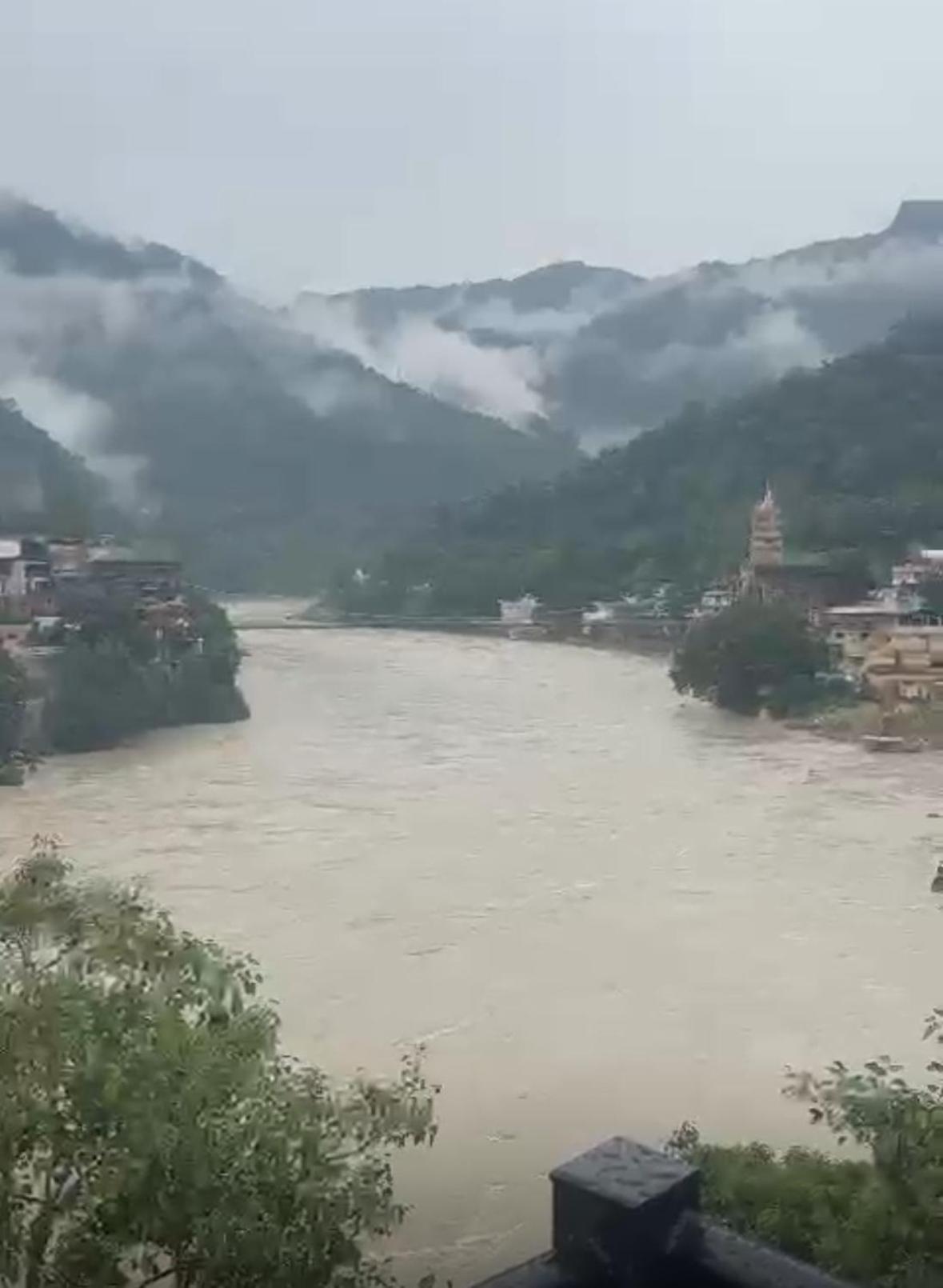 Yes Retreat Rishikesh Hotel Екстериор снимка